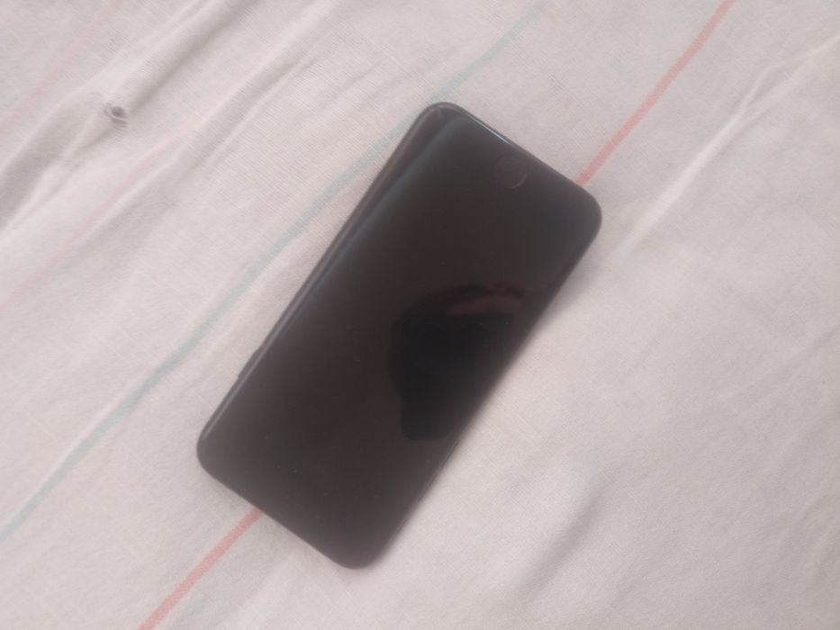 Продам или обменяю iPhone 7 R-sim