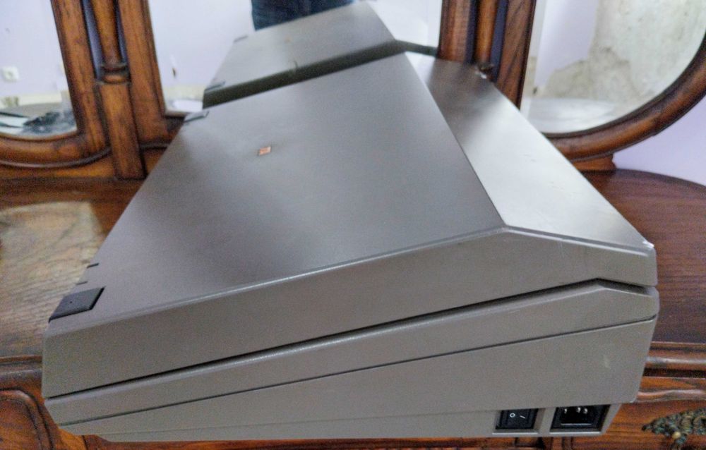 Máquina de escrever elétrica Triumph Adler (TA) Gabriele 9009