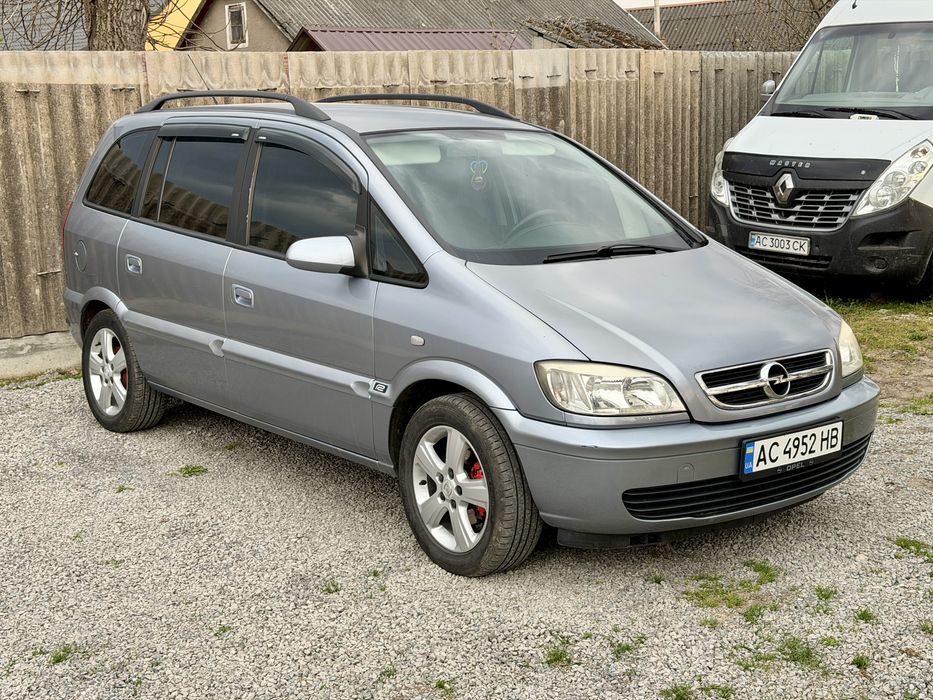 Opel Zafira 2004 рік 1,6 бенз 7 - місна