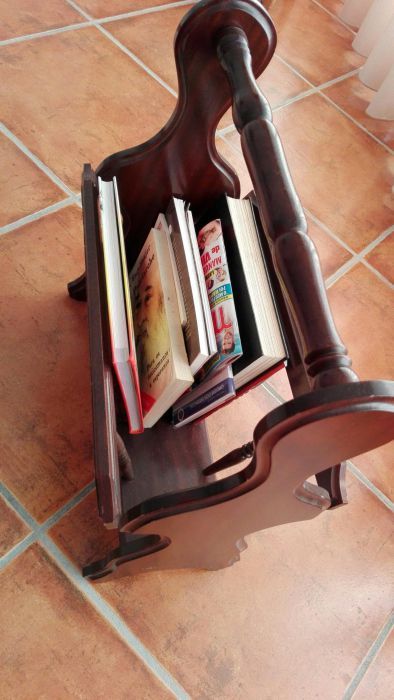Porta revistas em madeira