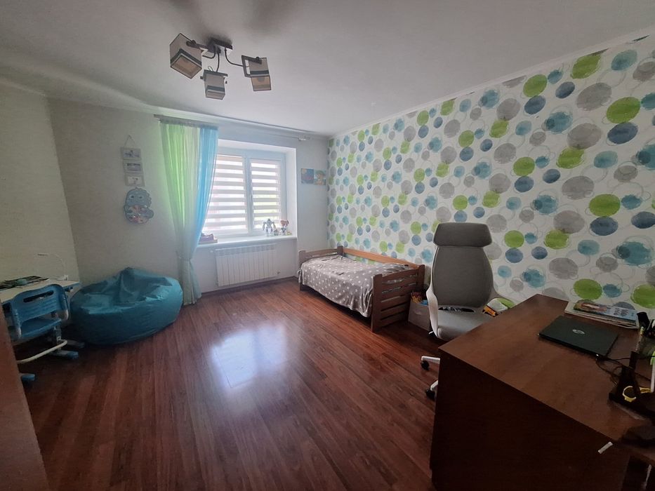 Продаж 3к квартири 95 кв. м на вул. Академіка Сергія Корольова