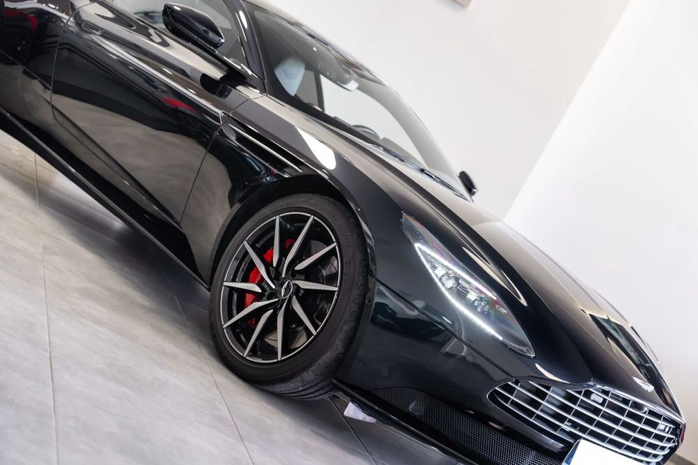 Aston Martin DB11 Coupé V8 Auto