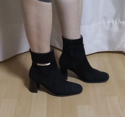 Buty czarne NEXT rozmiar 37 skóra naturalna zamsz botki na słupku obca
