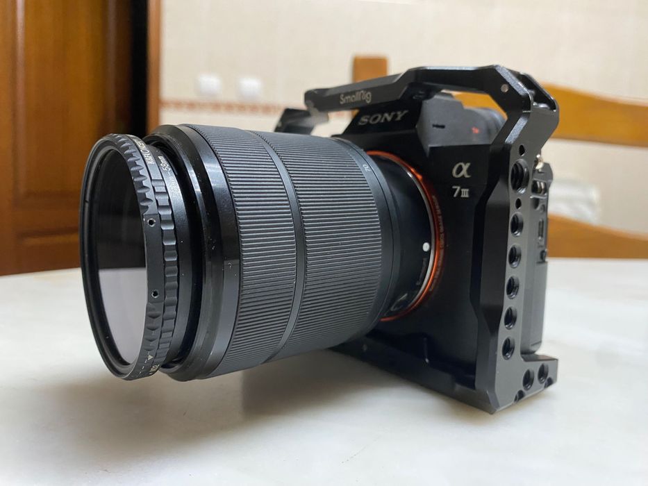 Sony a7iii + 28-70 f3.5/5.6 + Smallrig cage + filtro ND