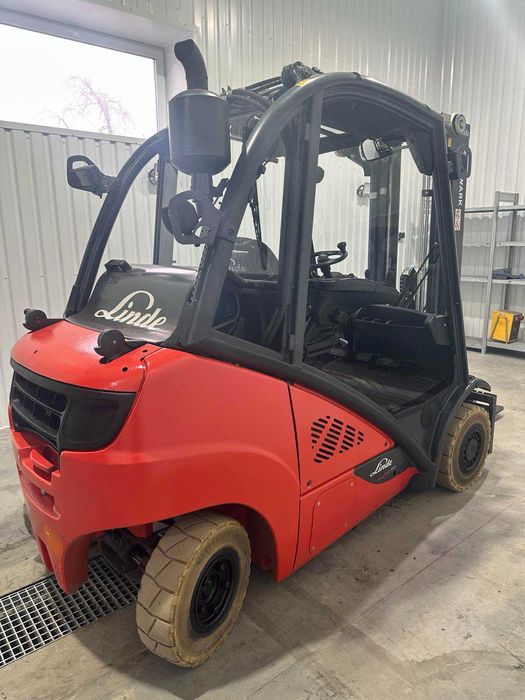 Газовий навантажувач Linde H25T - вантажопідйомність – 2500 кг