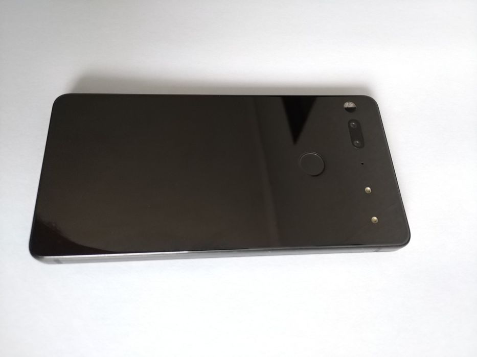 Essential Phone PH-1