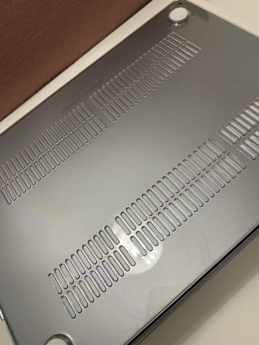 Mackbook Air Model A2681 com cerca de 10ciclos de bateria