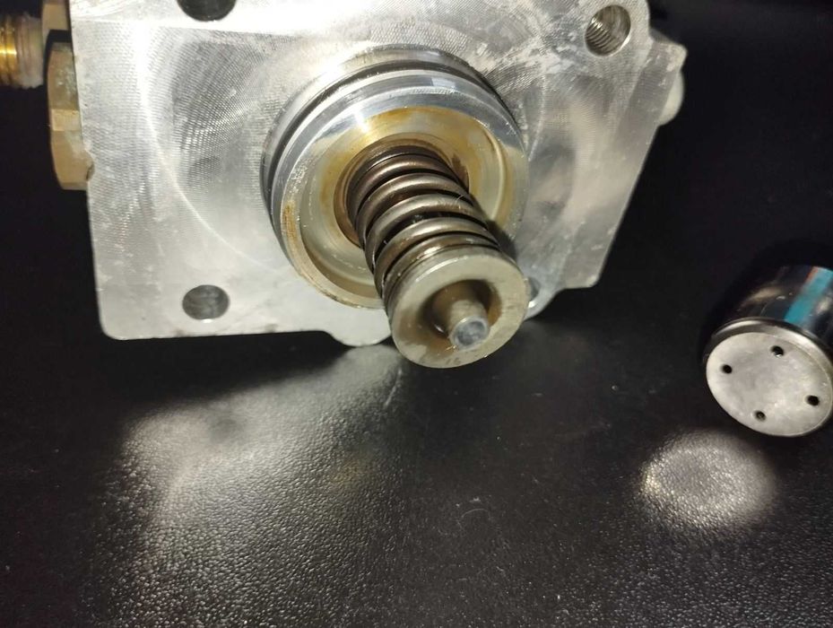 ТНВД + толкатель 03C127025L + 03C109309C VW Audi BAG BKG AXU 1.4 1.6 FSI