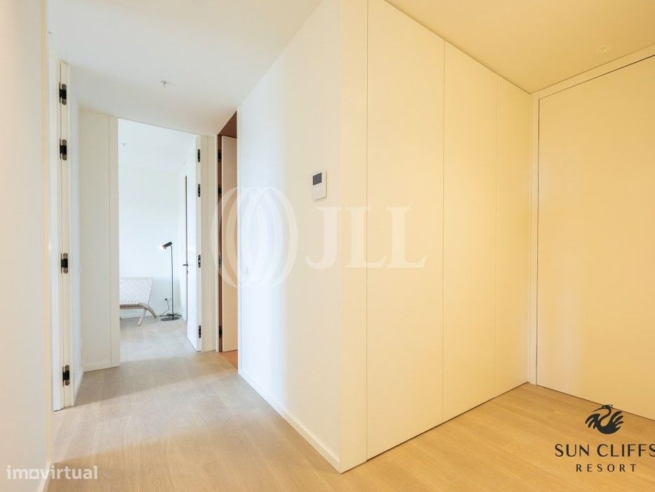 Apartamento T1+1, novo, no Sun Cliffs Resorte, em Lagos, Algarve