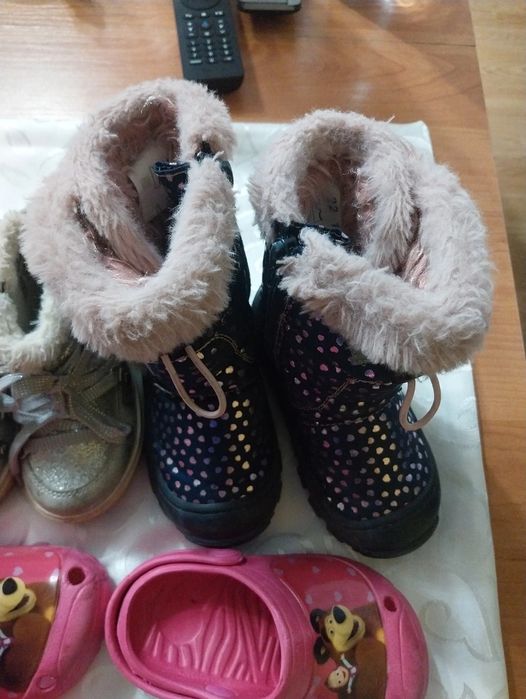 Buty dla dziewczynki - rozmiar 23