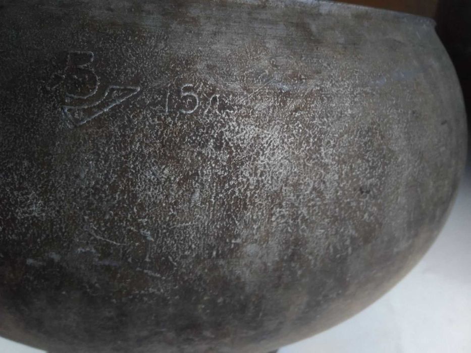 Казан алюминиевый б/у на  10 л. и 15 л.