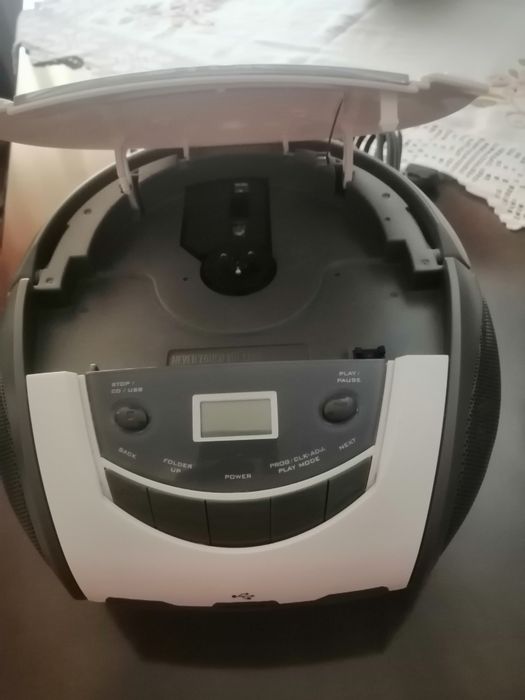 Leitor portátil TDK de CD com radio +2 cortinas de sala .