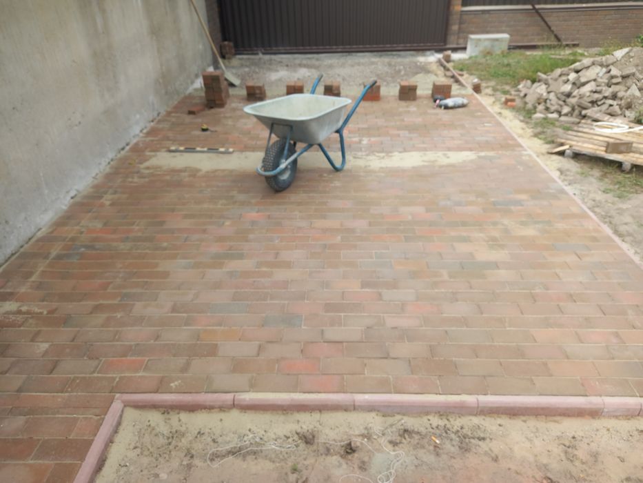 Укладка тротуарной плитки