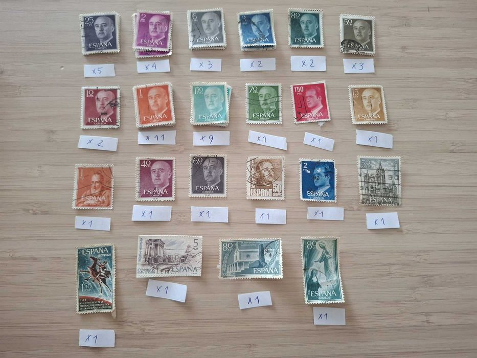 Lote 7 - 1440 Selos de Vários Países do Mundo
