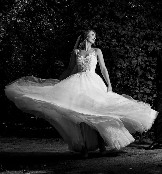 Zwiewna suknia ślubna