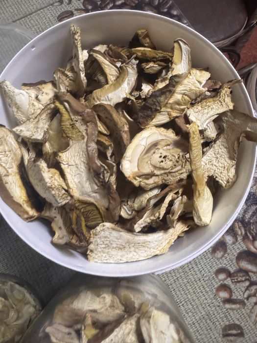 Сушені білі гриби