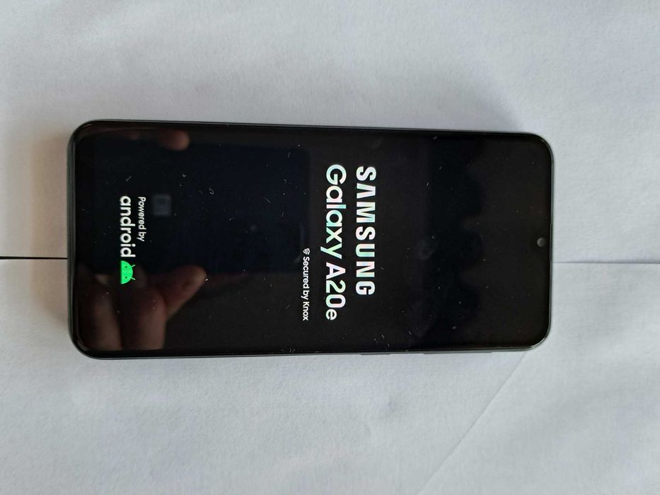 Vendo telemóvel Samsung Galaxy A20e de 32GB, em estado irrepreensível.
