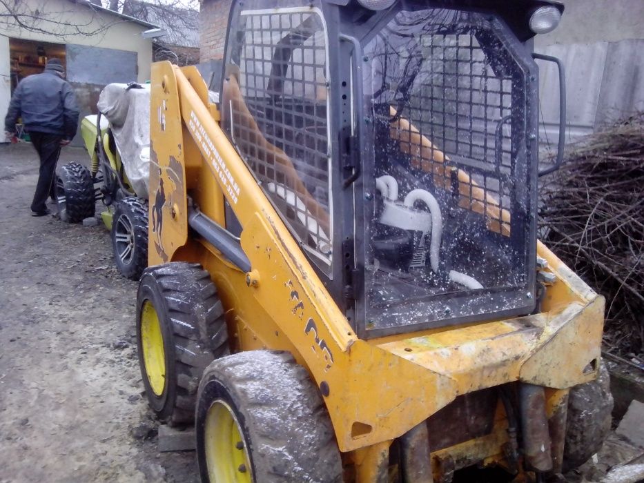 Продам минипогрузчик Мustang 2044