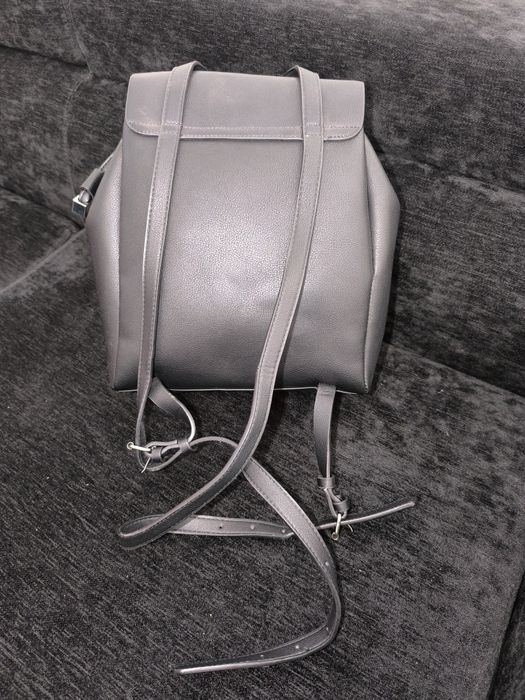 Mochila NOVA em Pele da ZARA