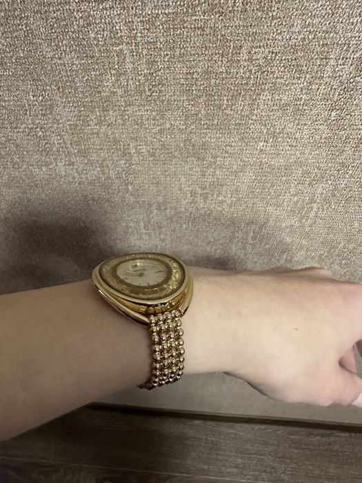 Годинник Genuine Swarovski