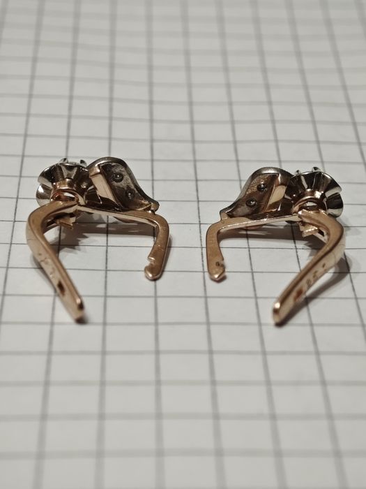 Золоті сережки, з діамантами, 583 проба.