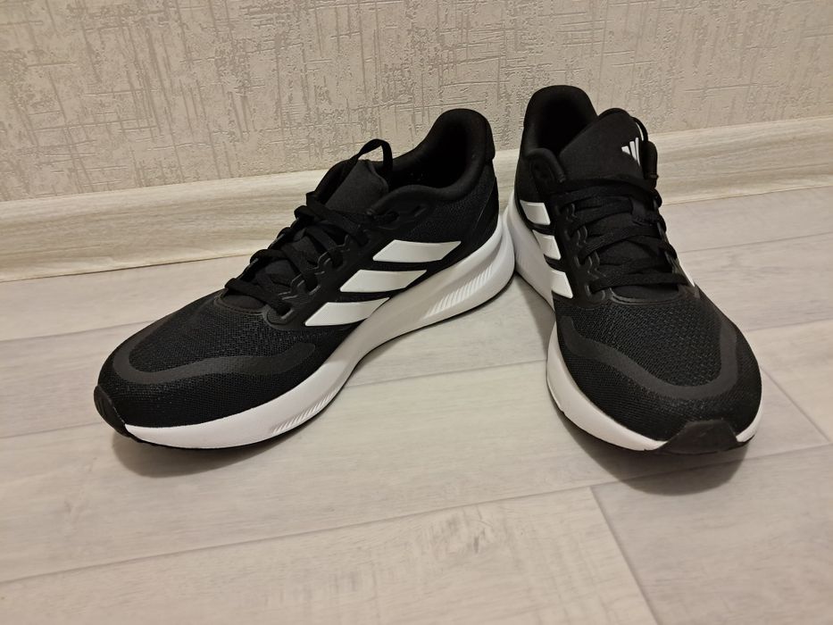 Продам Беговые кроссовки Adidas Runfalcon 5 Wide 43 (9.5) размер