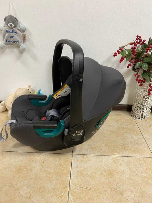 Автокрісло Britax Römer BABY-SAFE 3 i-SIZE Група 0+ (0-13 кг) брітакс