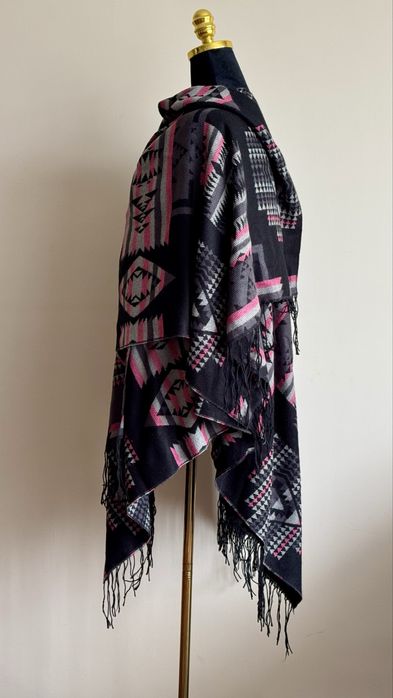 Poncho ponczo damskie wzór aztecki oversize frędzle narzutka