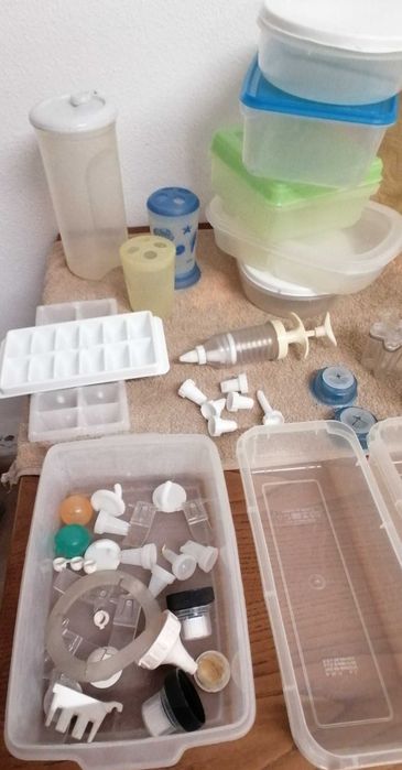 Caixas e peças plástico, saco, diversos, tudo por 5€