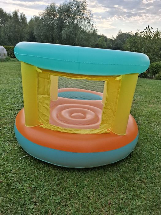 Dmuchany plac zabaw,  trampolina, basen