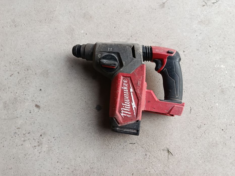 Sprzedam wiertarke udarową Milwaukee m18