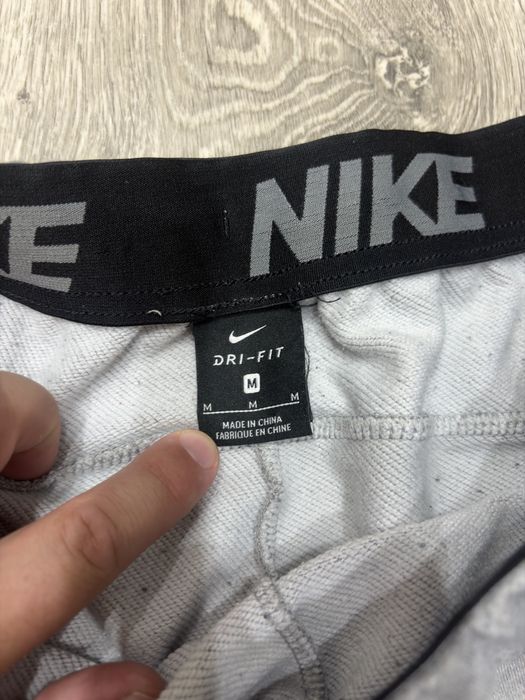 Шорти Nike Dri-Fit , у сірому кольорі , в розмірі М