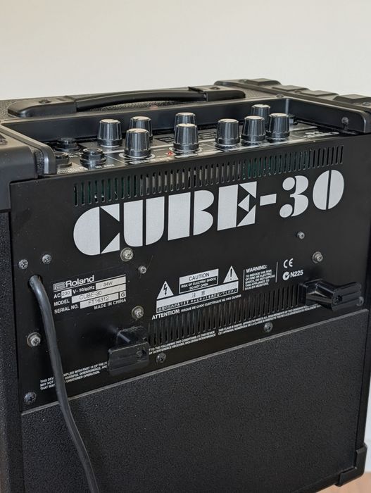 Amplificador Guitarra - Roland Cube 30