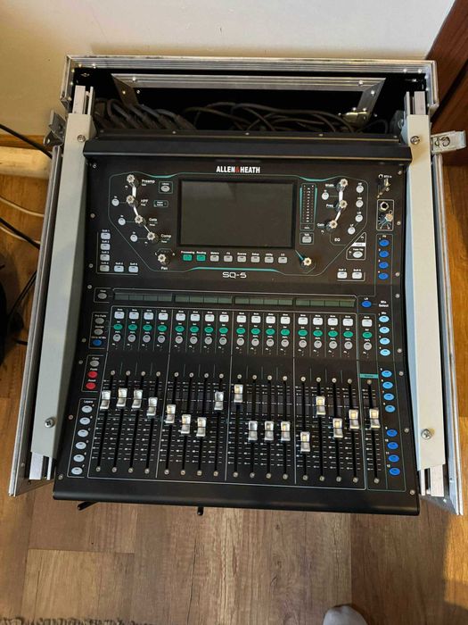 Mikser Allen & Heath SQ5 w stanie idealnym