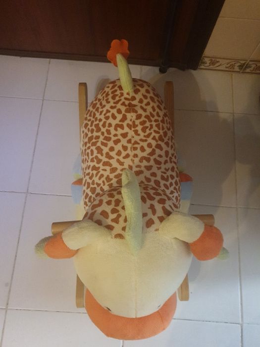 Girafinha baloiço muito fofinha completamente nova