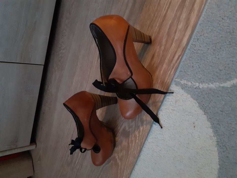 Buty na obcasie WOJAS roz.36