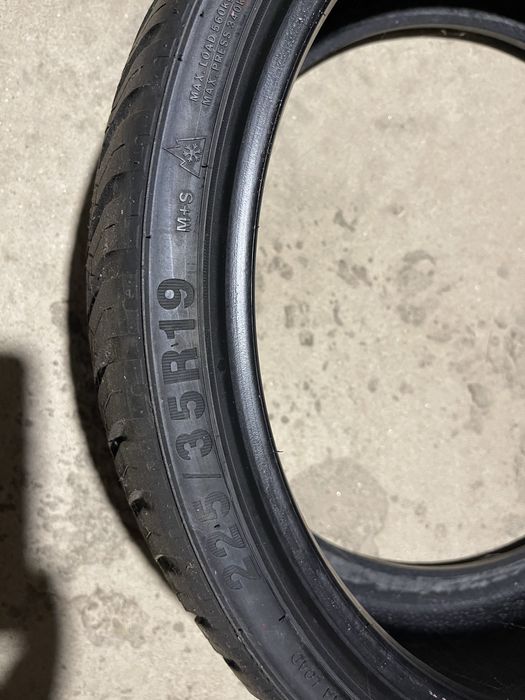 Pneus 225/35/19 4 estações/ All seasons