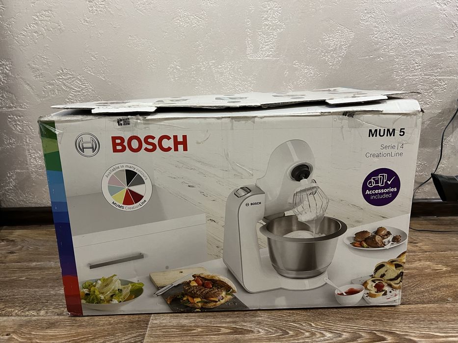 Кухонний комбайн Bosch MUM 58259 Serie 4 з насадками