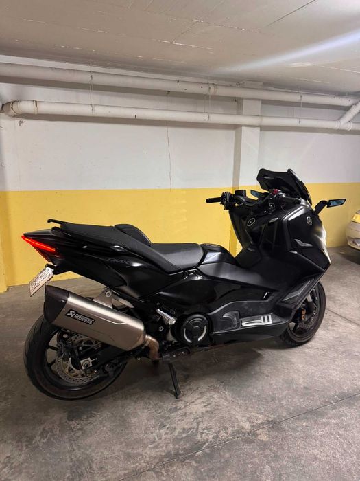 Vende-se  Tmax 560 Tech Max Nov. 2024