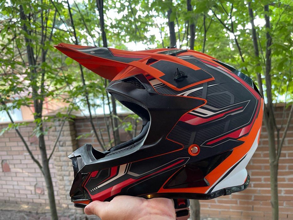 Новий Мотошолом DOT