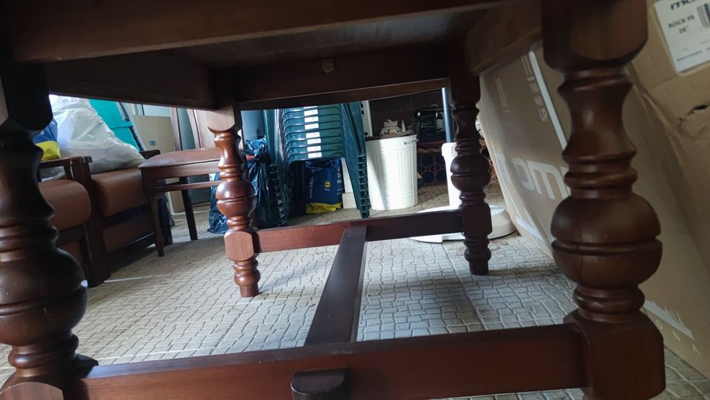 Conjunto Mesa e 8 cadeiras