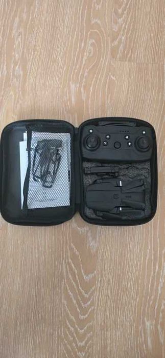 Drone Dobrável com Comando – Tipo E88 / E99 – Novo