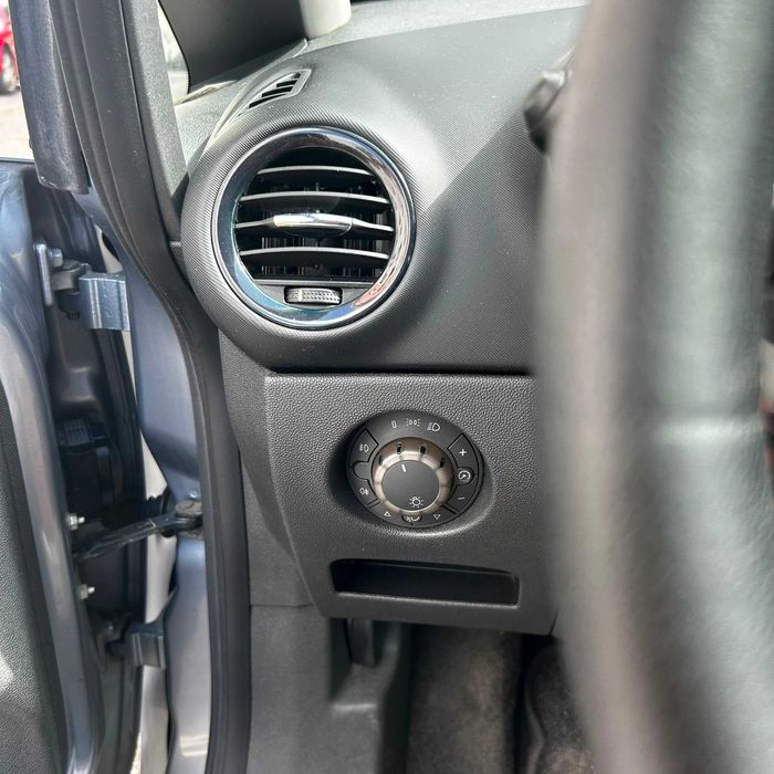Opel Corsa 1.3 CDTI 2500€