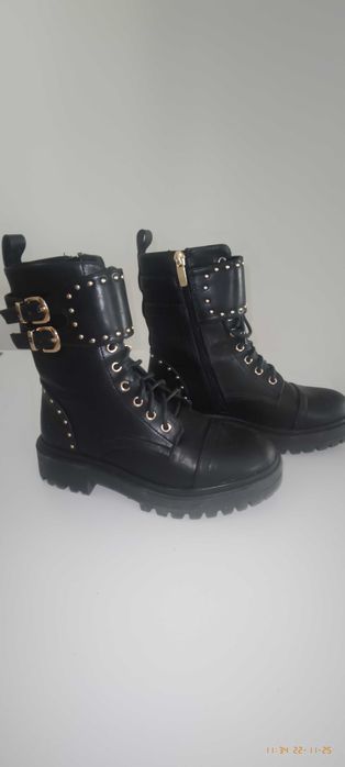 Bota estilo militar