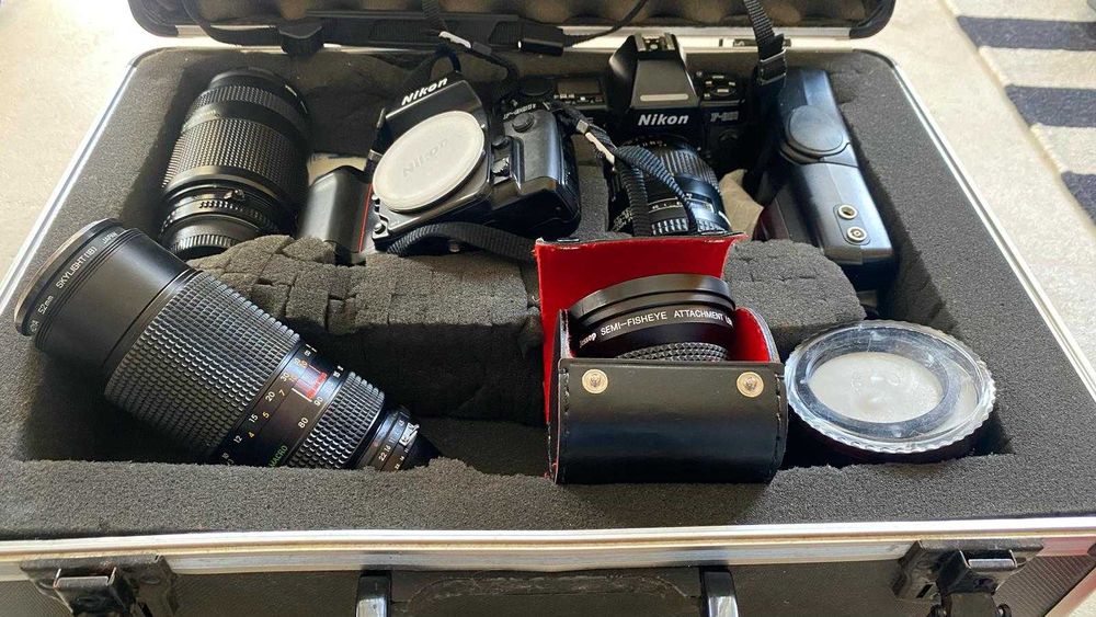 Conjunto de cameras e várias lentes NIKON