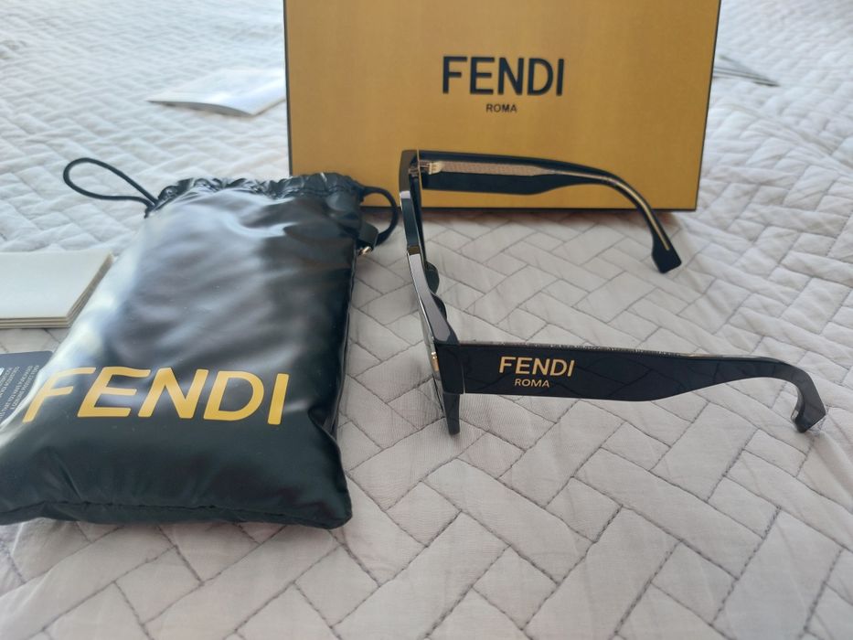Okulary przeciwsłoneczne FENDI-nowe