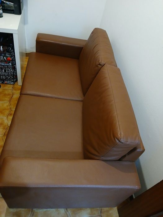 Sofá + Cadeirão em Pele