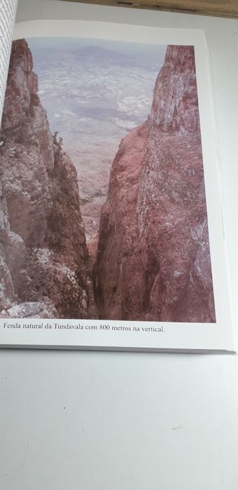 Patterns of Memory, from the Metropolis to Angolan Anharas - D. João Mendia64729896563458123