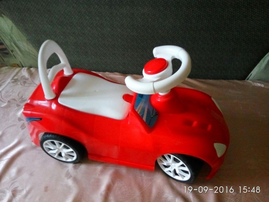 Машина для катания деток