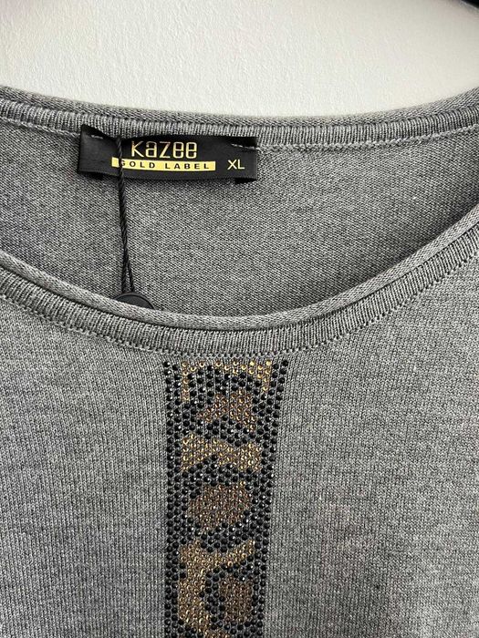 Sweterek damski szary.